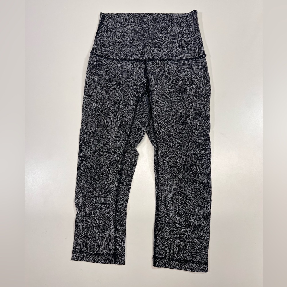 Lululemon Wunder Under Crop Leggings (Hi-Rise) (16”) Color: Line Up White Black